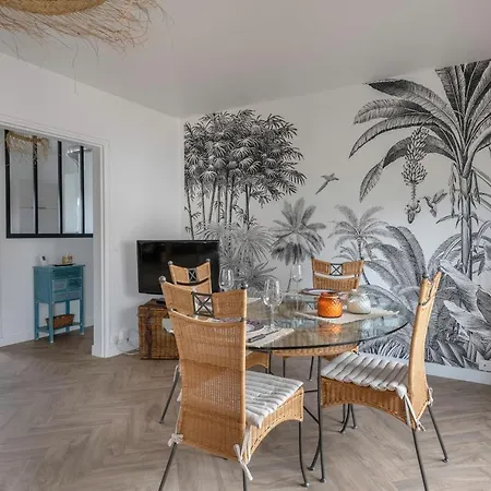 Apartment A 650m De La !